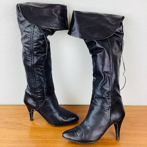 Vintage 1980s BLACK Over KNEE HIGH Tall Leather High Heel Pirate Boots Size 7.5