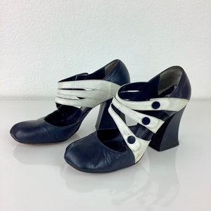 Vintage 1970s FRED SLATTEN Sculptural PLATFORM Heel Strappy Navy & White Bump Toe High Heel Shoes 8