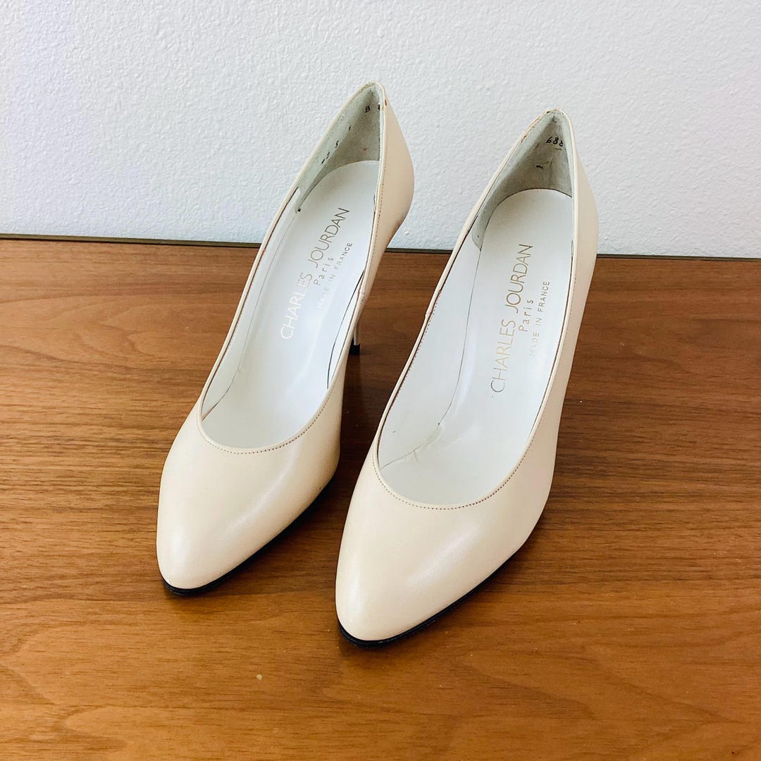 Charles Jourdan パンプス(ベージュ) Charles Jourdan Heels Size 8 US