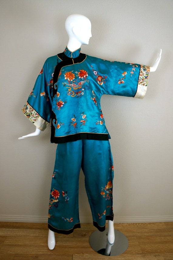 30s 40s Vintage EMBROIDERED ASIAN Pajamas Jacket &