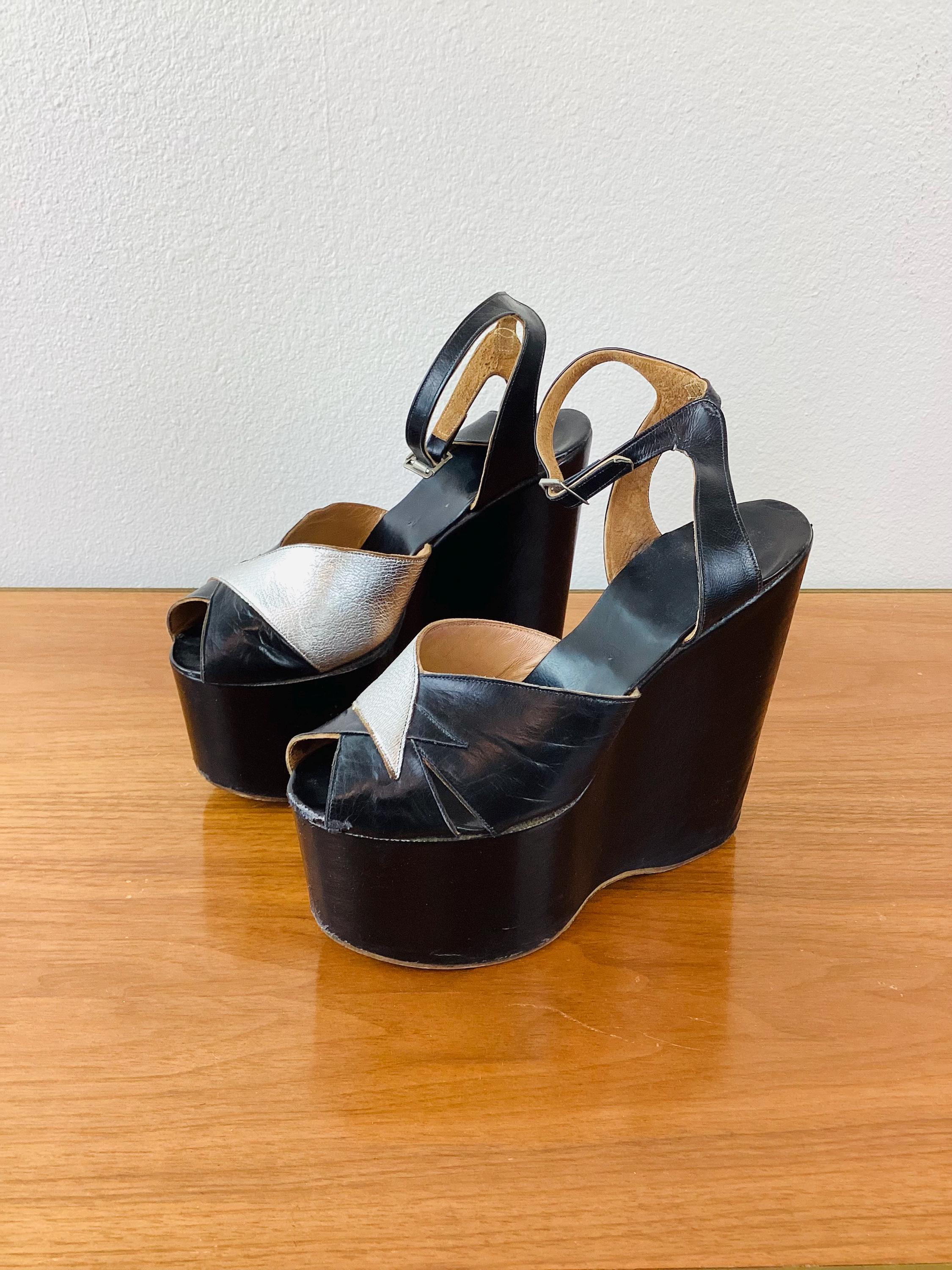 Vintage 1970s SILVER METALLIC & Black GLAM Rock Platforms