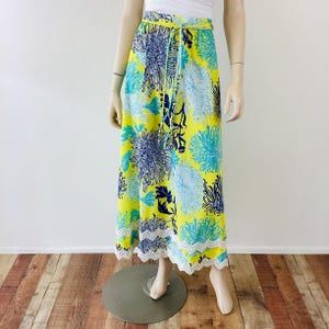Vintage 1970s LILLY PULITZER Colorful Chrysanthemum Floral Print Crochet Trim Maxi Skirt