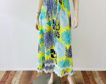 Vintage 1970s LILLY PULITZER Colorful Chrysanthemum Floral Print Crochet Trim Maxi Skirt