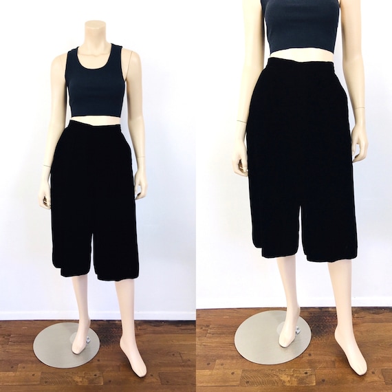 Vintage 1970s BLACK VELVET Wide Leg CULOTTES Pala… - image 1