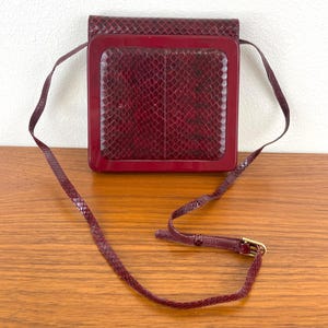 Vintage 1980s BURGUNDY SNAKESKIN Clutch / Bag Purse
