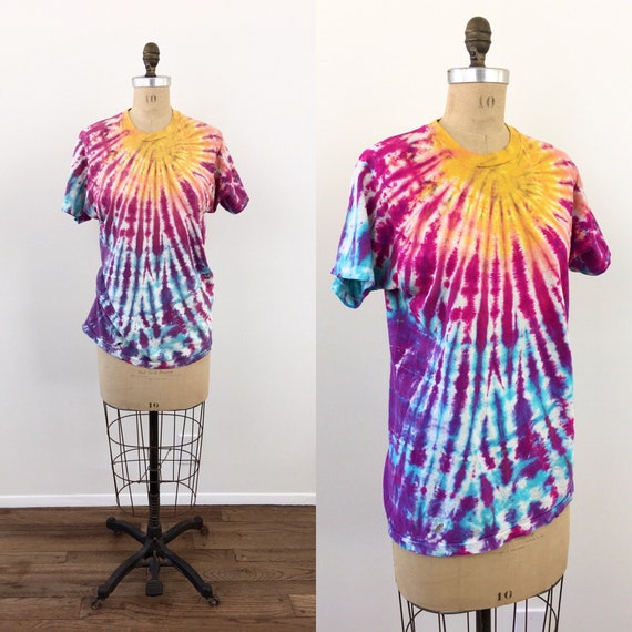 1970s Vintage COLORFUL TIE DYE Cotton T Shirt Tee