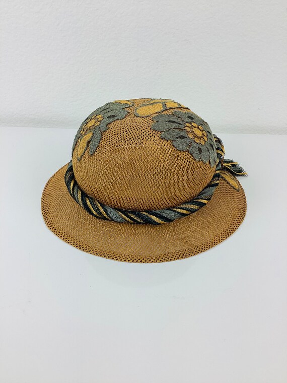 Vintage 1970s JANICE WAINWRIGHT Lace Applique Hat - image 4