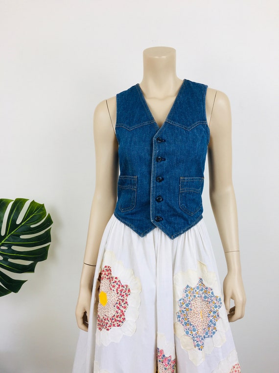 Vintage FEED SACK  PATCHWORK Quilt Embellished Ed… - image 4