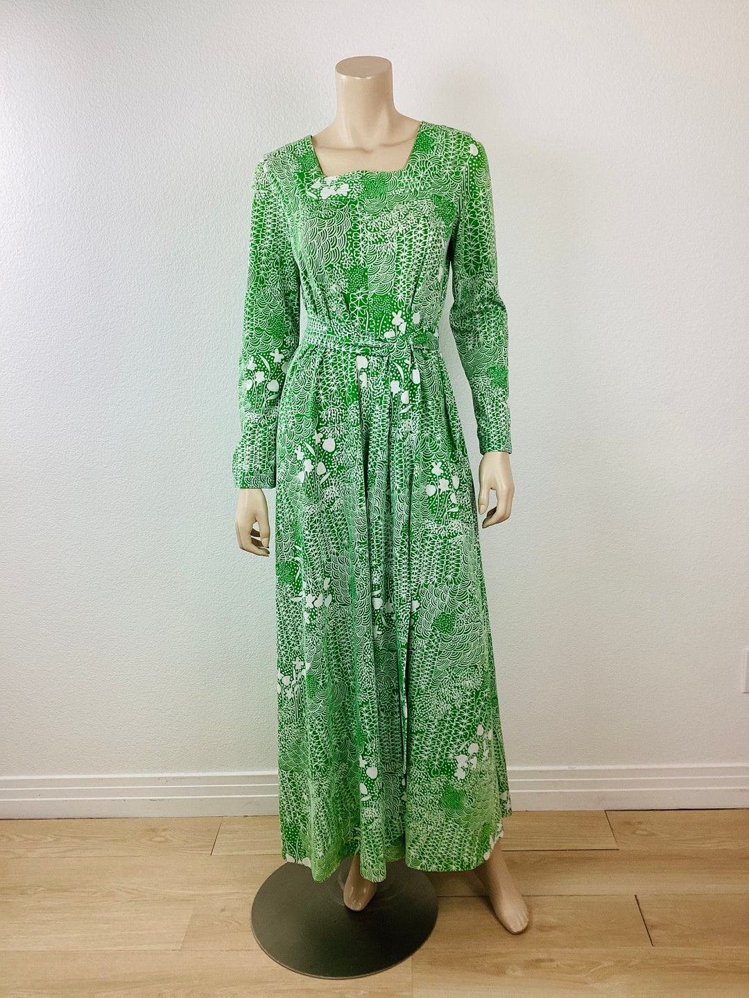 Vintage 1970s GREEN & WHITE FLORAL Print Loose Fit Caftan Style Maxi ...