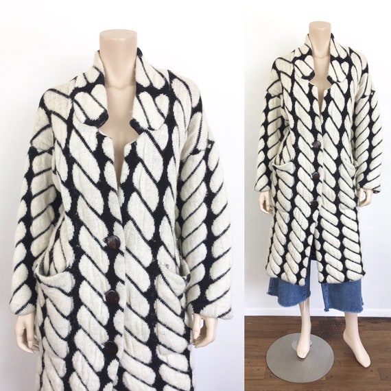 Vintage 1980s BLACK & WHITE Graphic OVERSIZED Swea