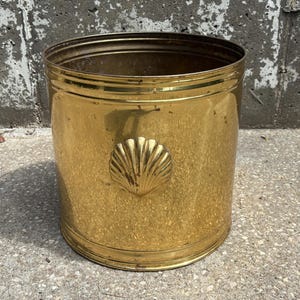 Large 11 1/2” Tall English Rustic Vintage English Brass Drum Planter w/ Shells, Bates Brass of Birmingham Pot