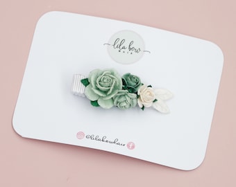 Sage & Ivory Blumen-Haarspange: Taufhaarschmuck