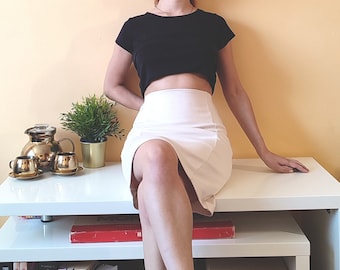 White Vintage Pencil Skirt. Stretchy Tight Fit / Sexy or Formal, 90s