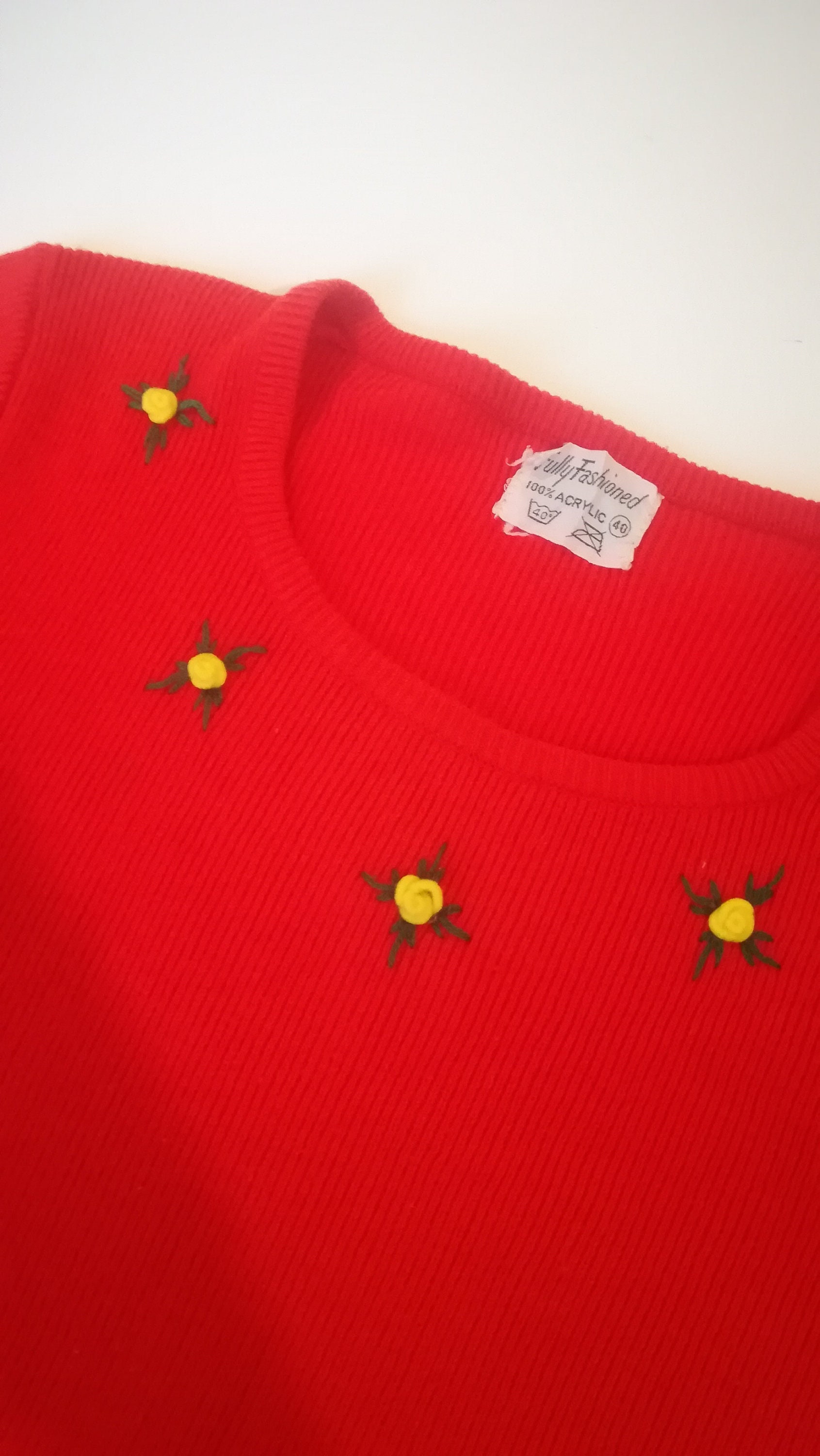 Red Vintage 60s 70s Knitted Top With Embroidered Flowers. - Etsy
