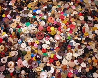 Vintage Button Grab Bag: Mixed Sizes & Colors, Sewing Crafts