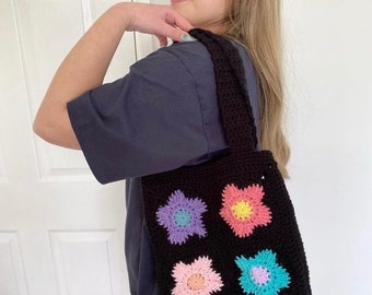 Handmade crochet retro daisy bag