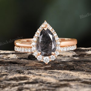 18K Vintage Salt And Pepper Diamond Engagement Ring Set,Art Deco Diamond Wedding Ring Set,Pear Shaped Bridal Ring,Rose Gold Ring For Women