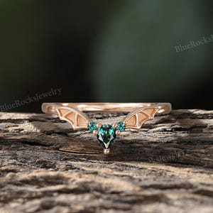 Bat Alexandrite Curved Wedding Band,Gothic Promise Ring,Unique Vampire Jewelry Rose Gold Ring For Her,Dark Fantasy Alternative Bridal Ring