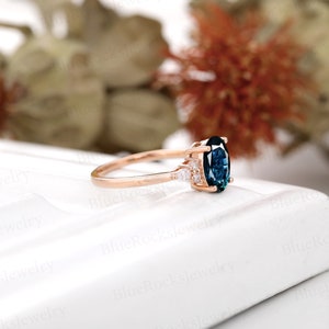 Vintage Oval shaped teal sapphire engagement ring,Rose gold prong set wedding ring, green blue sapphire ring bridal ring, anniversary ring image 3