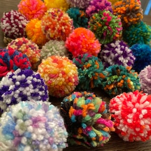 Pom Pom Fuzzy kattenspeelgoed (6, 8 of 12 stuks)