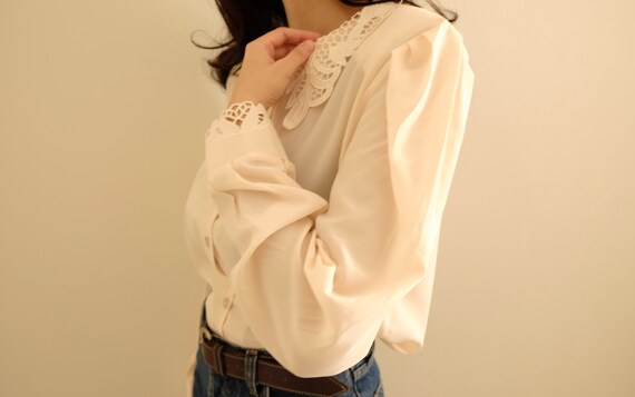 Vintage 60s Embroidered Collar Womens Satin Beige