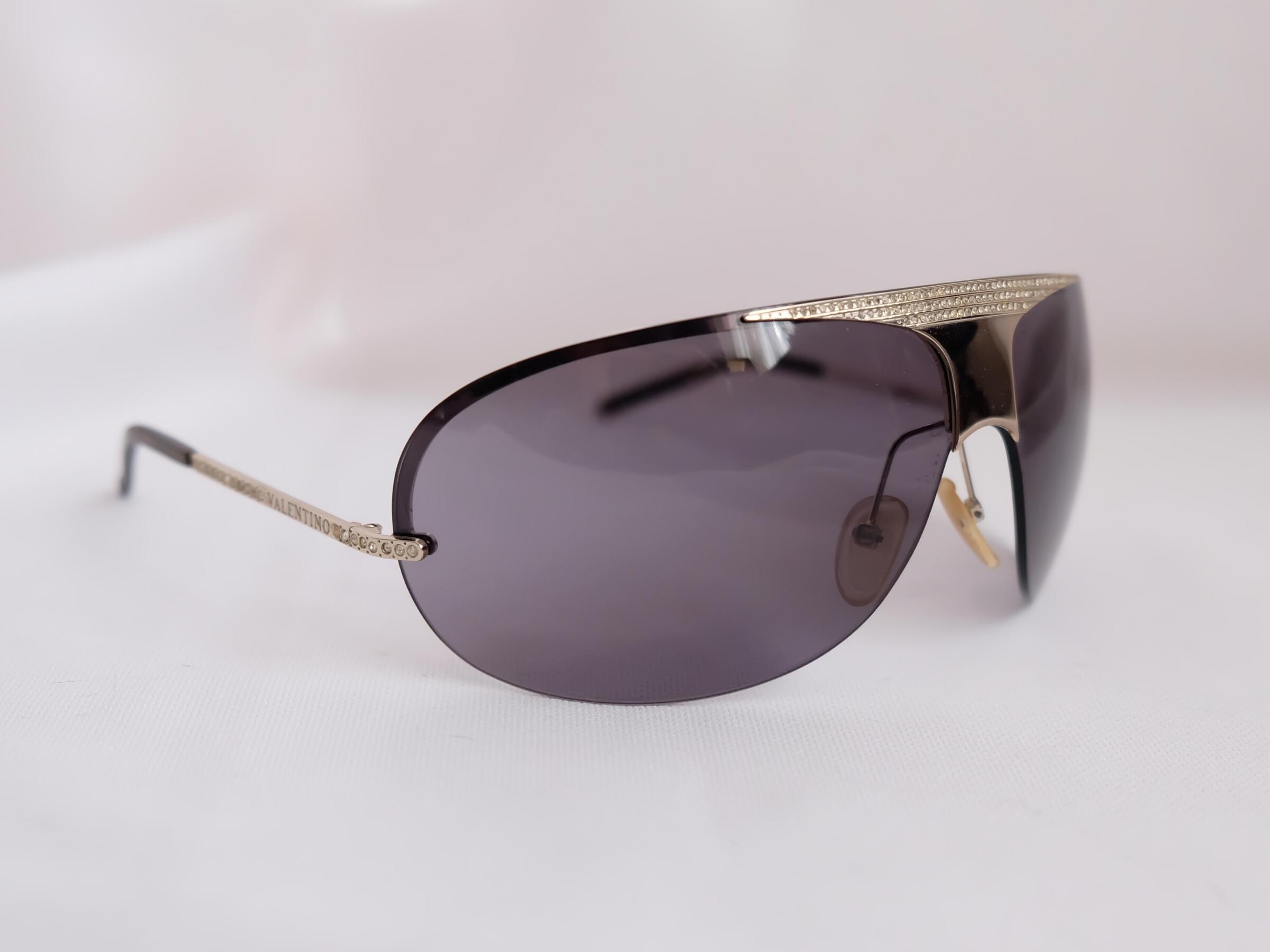 VALENTINO BLACK RHINESTONE EMBELLISHED SUNGLASSES… 110 TEMPLE… LIKE NEW VALENTINO EYEWEAR crystals round sunglasses main image 4
