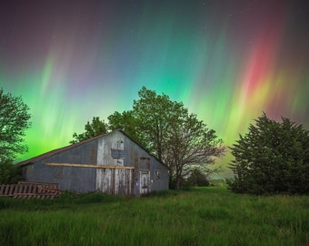 Nebraska Glow: Barn Beneath the Northern Lights (fine art print)