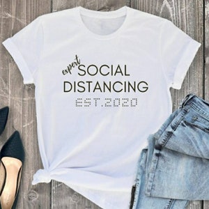 Social Distancing 2020//Graphic tee