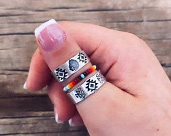 Gunville Stamped Band Free Bead Ring