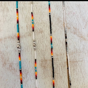 Gargantillas con cuentas estilo atardecer, hechas a medida.