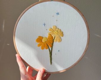 Hand Embroidered Daisies | Framed Hoop Wall Art | Finished Embroidery