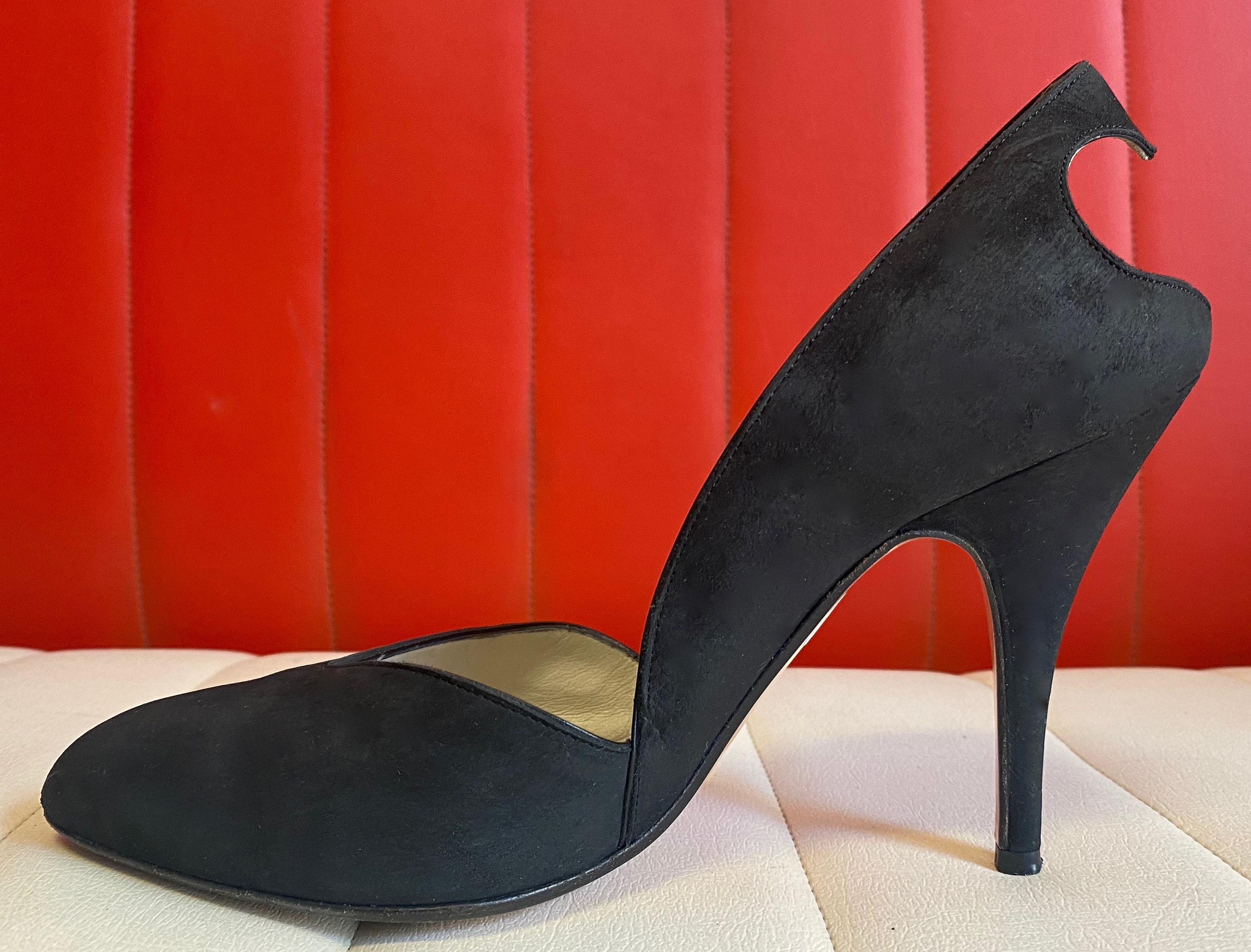 Versace versus cheap scarpe