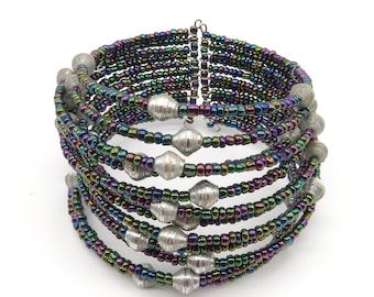 Pulsera de puño con cuentas de plata - pulsera con cuentas hecha a mano de las mujeres - pulsera de papel reciclado