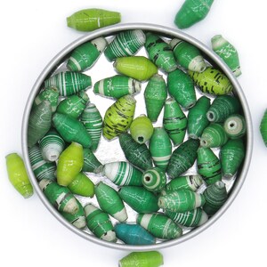 Assortimento di perline sciolte - Assortimento di perline di carta verde - Perline arrotolate a mano per gioielli - 50 conteggi