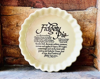 Retro Stoneware Pie Dish / Pearson's Farmhouse Kitchenware