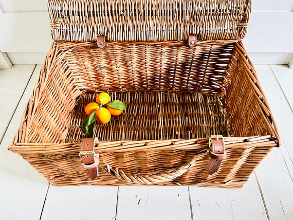 Vintage Picnic Basket / Storage Basket, Gift Bask… - image 8