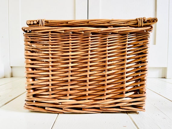 Vintage Picnic Basket / Storage Basket, Gift Bask… - image 6
