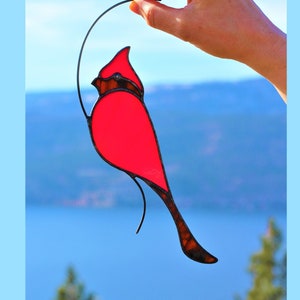 Kardinal Suncatcher, Kardinal Glasmalerei, Fensterbild, Geschenke für Eltern