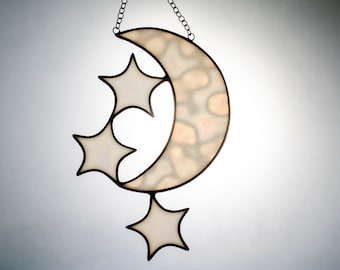 Atrapasol de media luna con vitrales: decoración celestial para ventanas