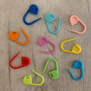 10 Plastic Stitch Holders