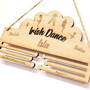 Irish Dance Medal Holder - Personalised 6mm Oak Veneer Awards Display Hanger imagen 2