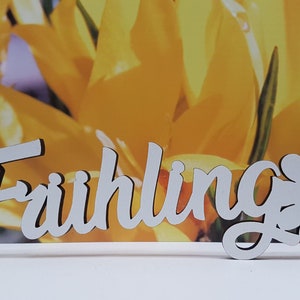 Schriftzug Frühling aus Holz in weiß optional mit Aufsteller