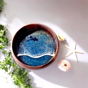 Resin Beach Art - Resin Art Bowl - Beachhouse Decor - Housewarming - Gift ideas for him -  Handmade Gifts - Ocean Art - Seascape Home Decor