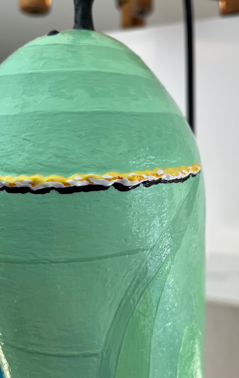 Monarch Chrysalis Sculpture, 12 3/8" for INDOOR/OUTDOOR Display, Acrylic Painted Urethane Resin (12 3/8") 画像 6