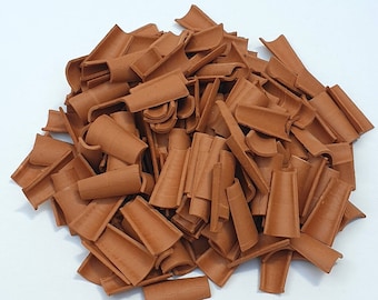 Miniaturowe dachówki. Zakrzywiona czerwona dachówka arabska 25 mm (200u.)