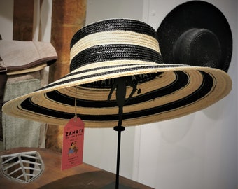 Sombrero de paja hecho artesanalmente. Pamela ala ancha, muy elegante. Pamela ceremonias. Pamela trenzado a mano. Pamela gran calidad.