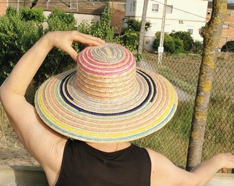 Sombrero de paja de trigo, hecho artesanalmente. Pamela de ala ancha, muy elegante. Pamela trenzada a mano y planchado a fuego. Espectacular