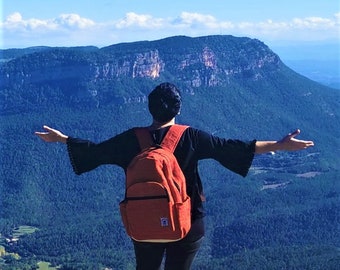 Mochila de cáñamo y algodón. Tejidos ecológicos. Diseño ergonómico.