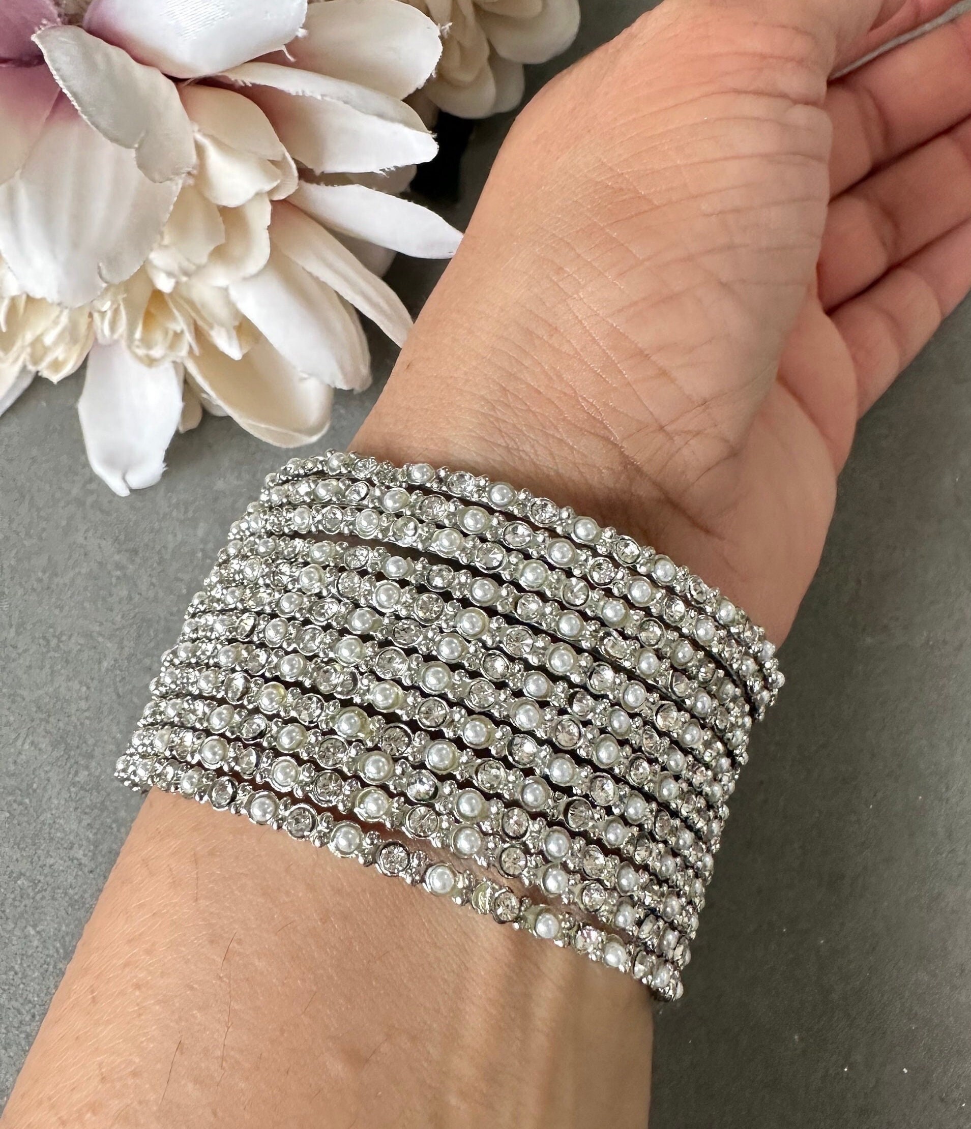 GG Pretty 12pcs Metal Bangles