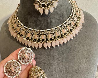 Ensemble de boucles d'oreilles avec collier et pierres polki imitation pêche